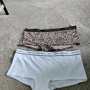 2 pair of Victoria Secret boyshort panties size 7 large